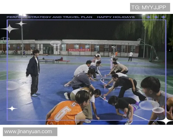 中国男篮红队与蓝队激战正酣展现青春风采与团队精神 中国男篮红队与蓝队激战正酣展现青春风采与团队精神